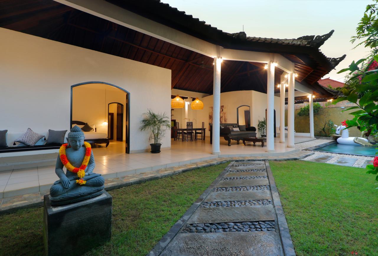 Singgah Villas Seminyak Exterior foto